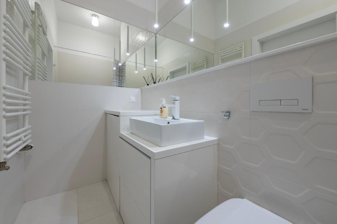 Apartamento Penthouse With A View Of Lodz & Free Parking Exterior foto